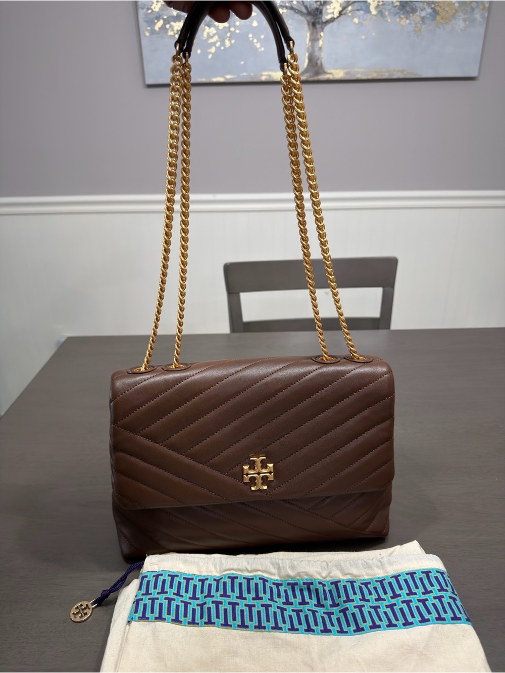 Tory Burch Kira chevron shoulder bag in Fudge